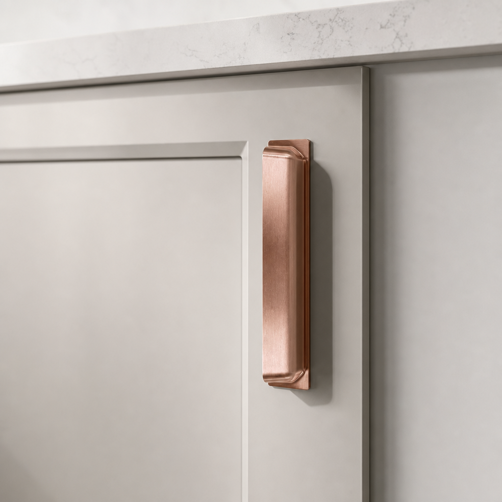 Cleo Shell Handle
